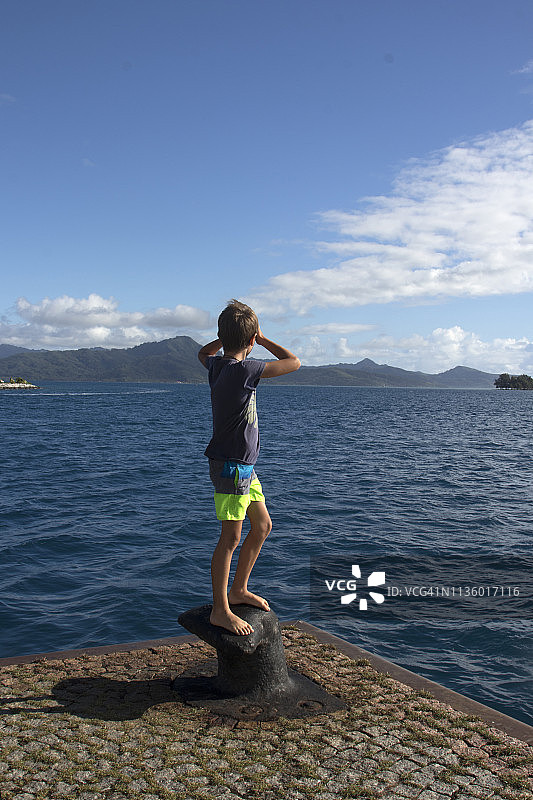 海边儿童肖像图片素材