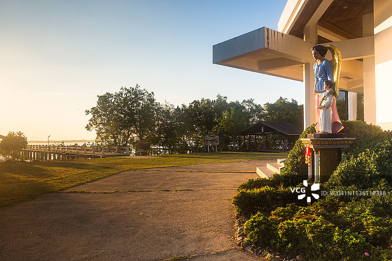 尖竹汶府邦卡柴班拉姆帕都乡村天主教堂图片素材