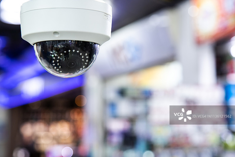 购物中心大楼里的闭路电视保安图片素材