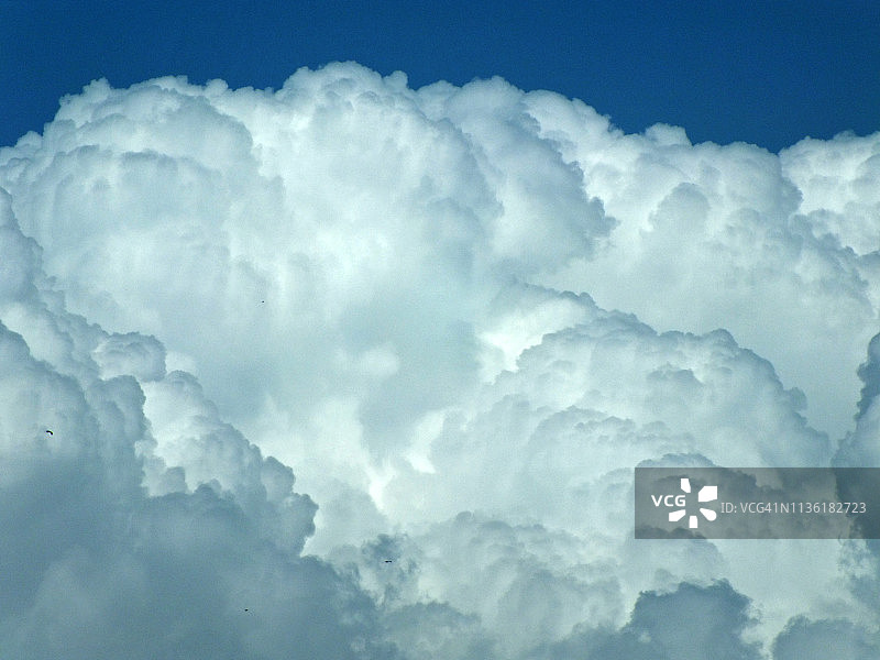 卡拉奇城市上空的云景图片素材