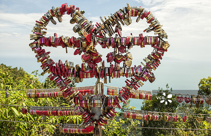 爱情锁，马来西亚兰卡威天桥图片素材