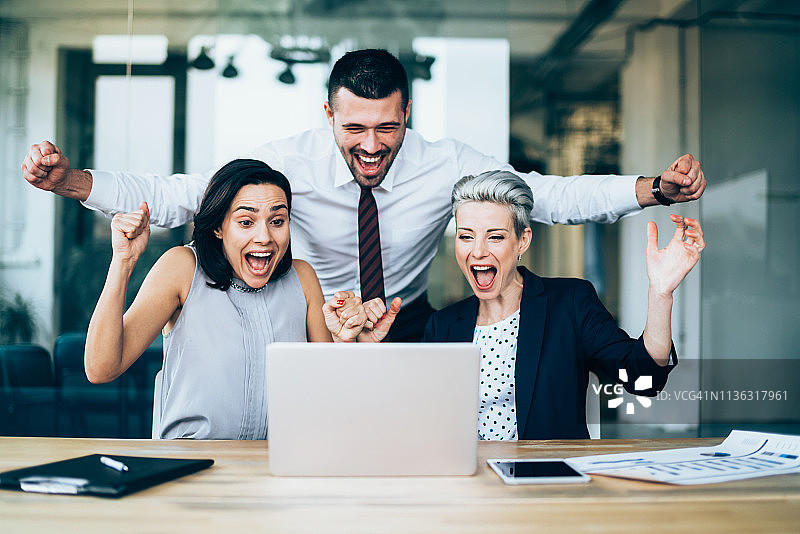 努力工作者胜图片素材