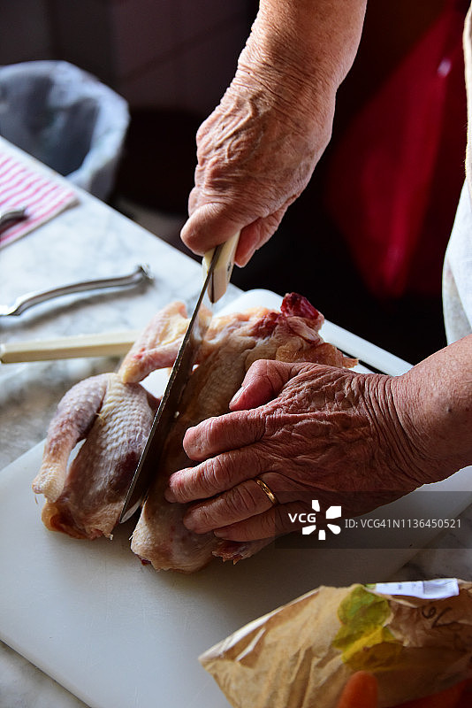 切割生鸡肉图片素材