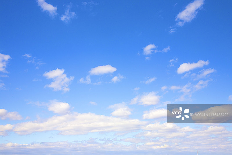 午后云彩习作图片素材