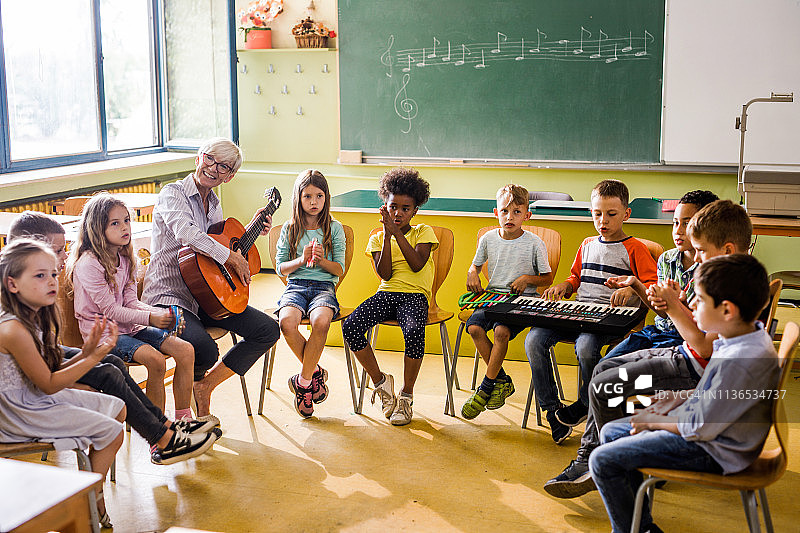 小学音乐课！图片素材