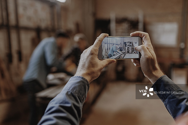 我想在社交网络上分享这张照片！图片素材