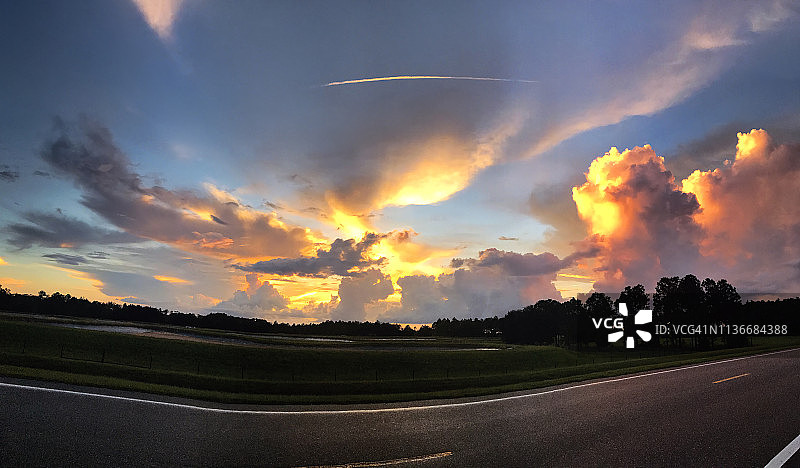 道路壮丽日落全景图片素材