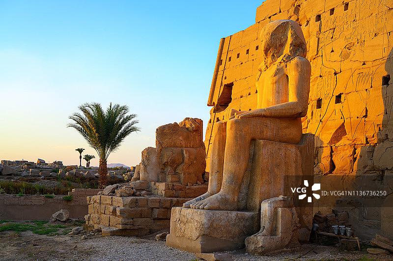 埃及卢克索卡纳克神庙遗址群图片素材