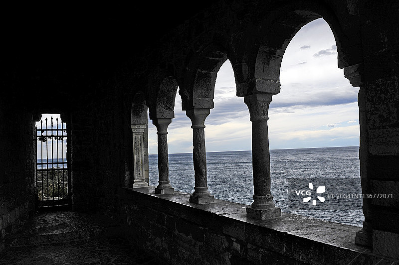 韦内雷港的圣彼得教堂图片素材