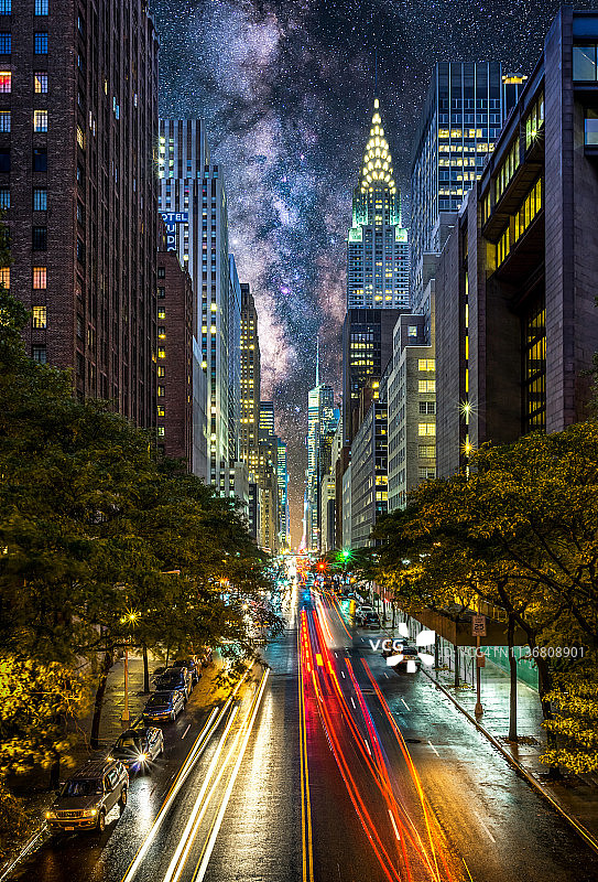 纽约曼哈顿东42街的夜晚图片素材