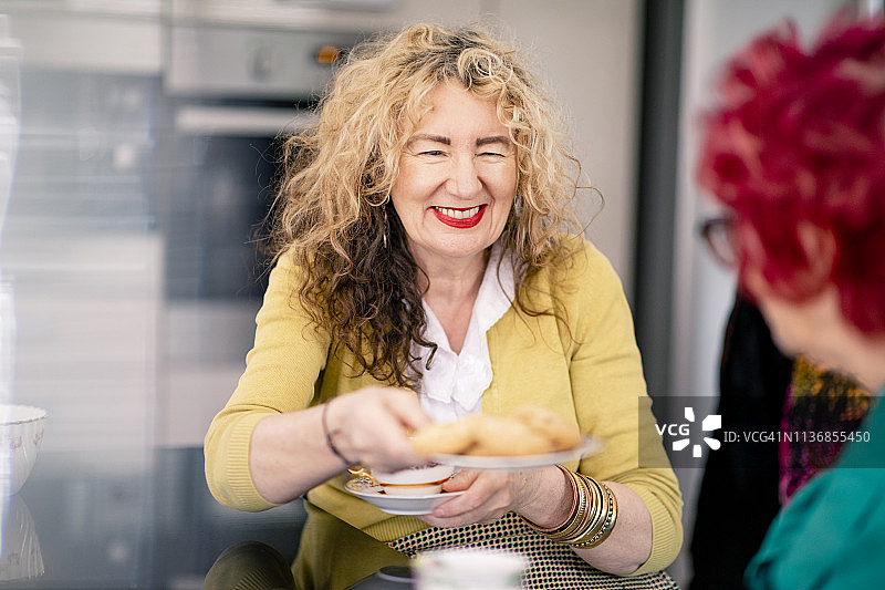 来块饼干吗？图片素材