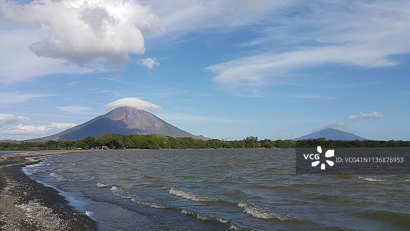 康塞普西翁火山和马德拉斯火山景色图片素材