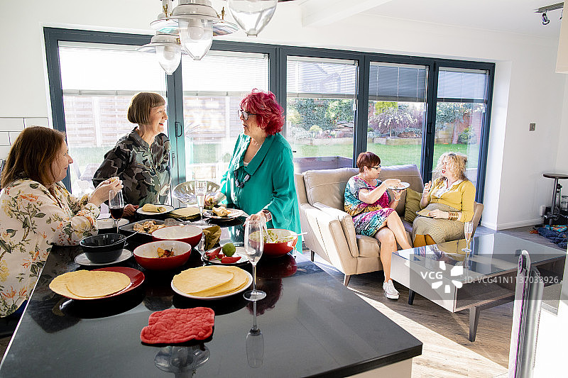 女性晚宴图片素材