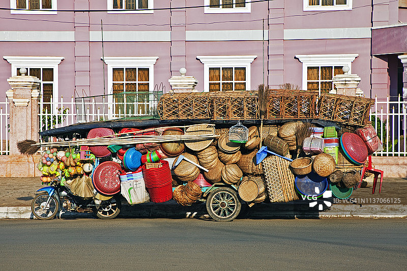柬埔寨腊塔纳基里省班隆镇街景图片素材
