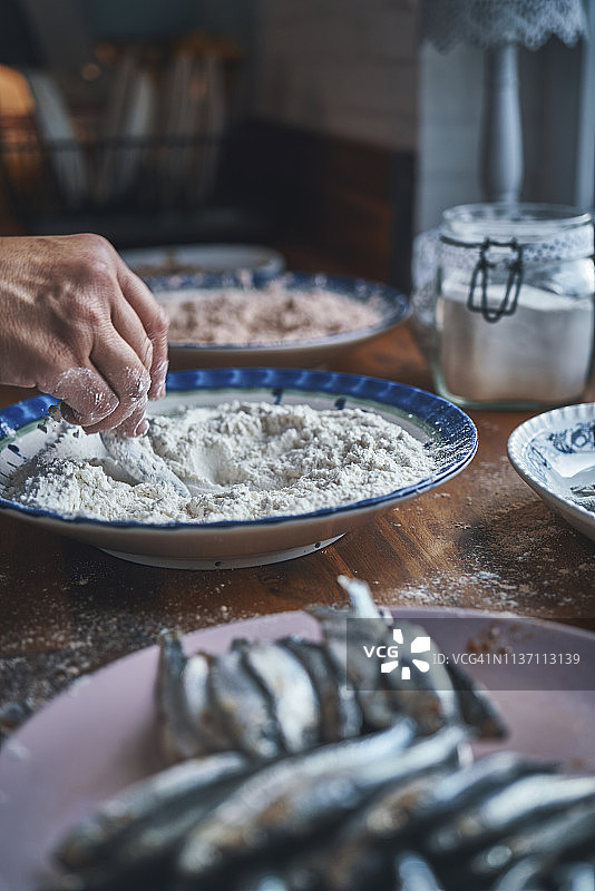 准备香脆胡瓜鱼图片素材