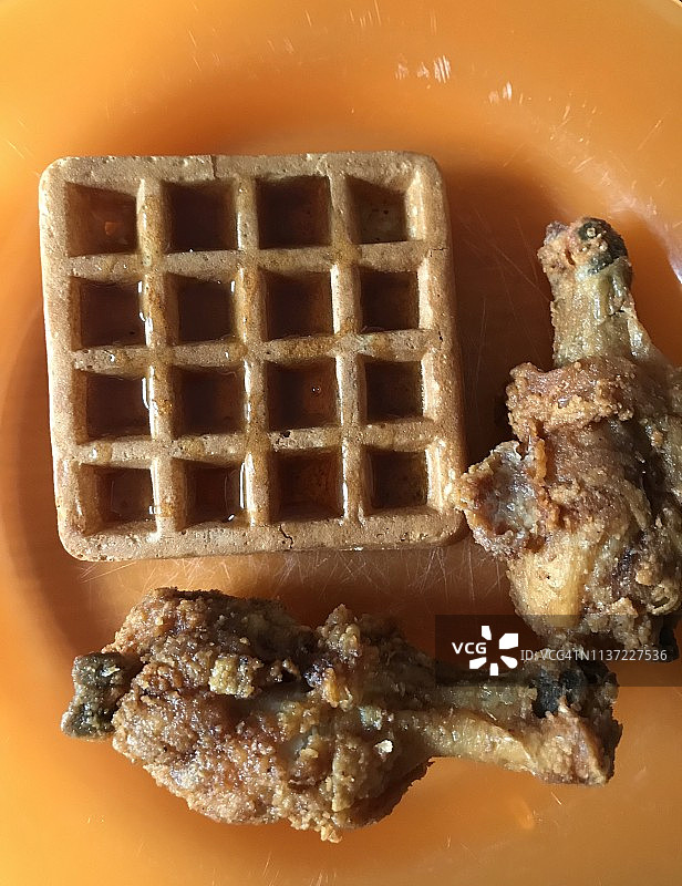 炸鸡和华夫饼图片素材