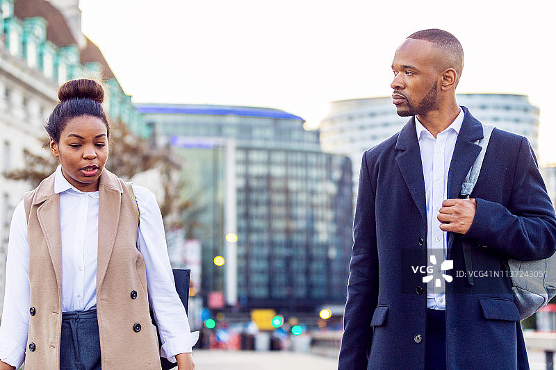 与同事商务旅行图片素材