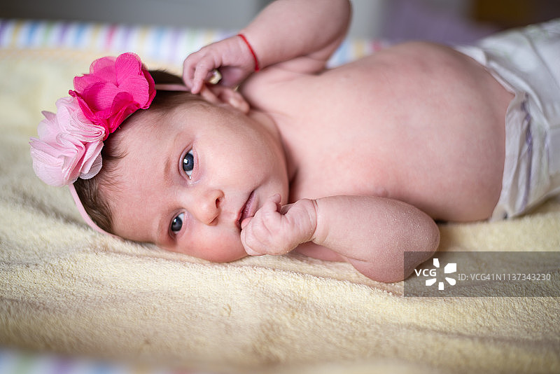 美丽新生女婴图片素材