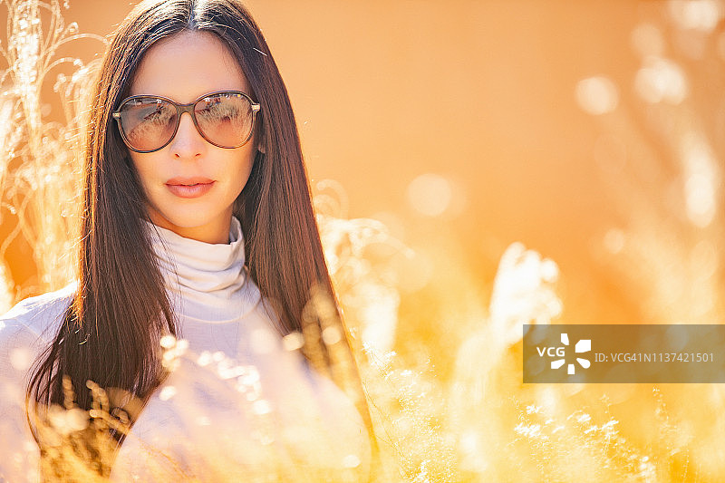 金色人像图片素材