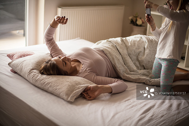 早上好妈妈图片素材