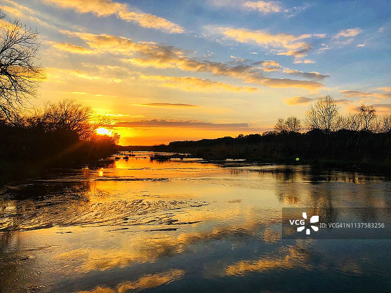 德克萨斯州丘陵乡村河流图片素材