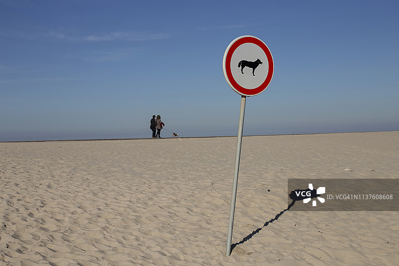 科斯塔诺瓦海滩禁止犬只入内标志图片素材
