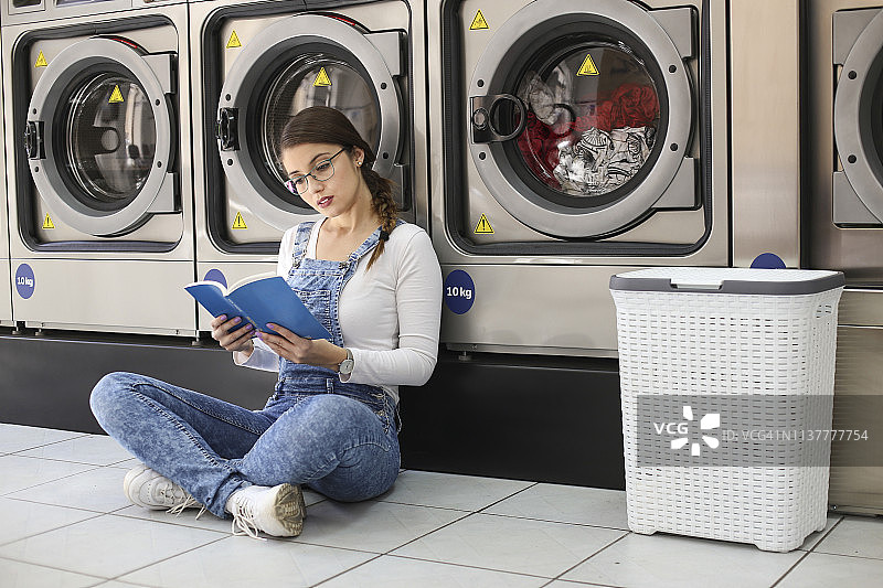 打发时间的事物图片素材