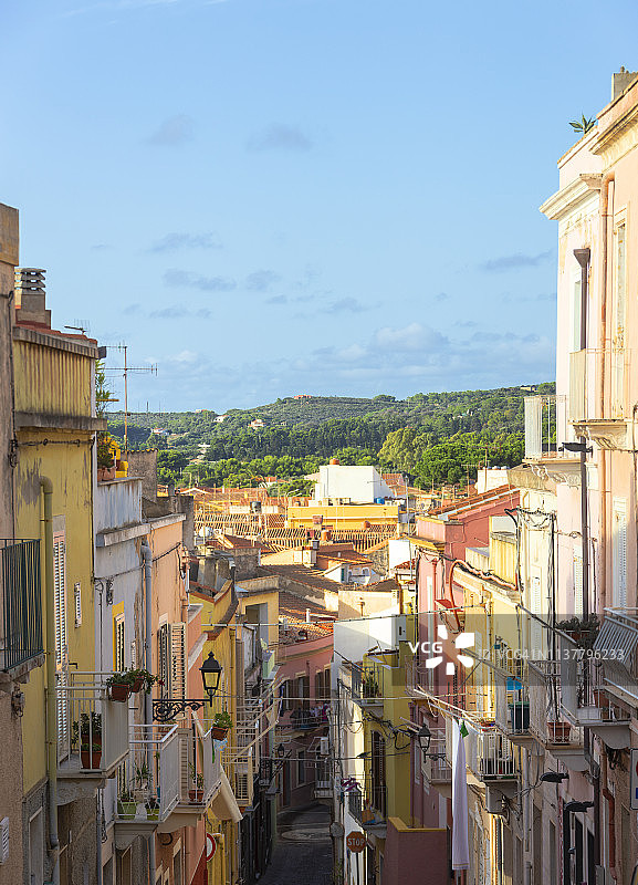 意大利撒丁岛圣彼得岛卡洛福特的彩色房屋图片素材