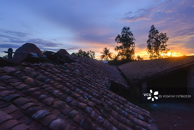 日落时分槟椥的砖窑图片素材