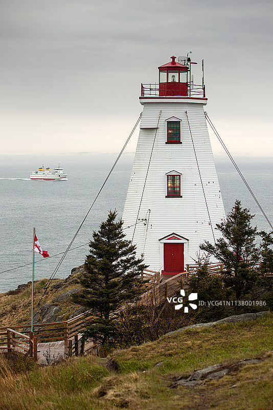 大马南岛上的燕尾灯塔图片素材