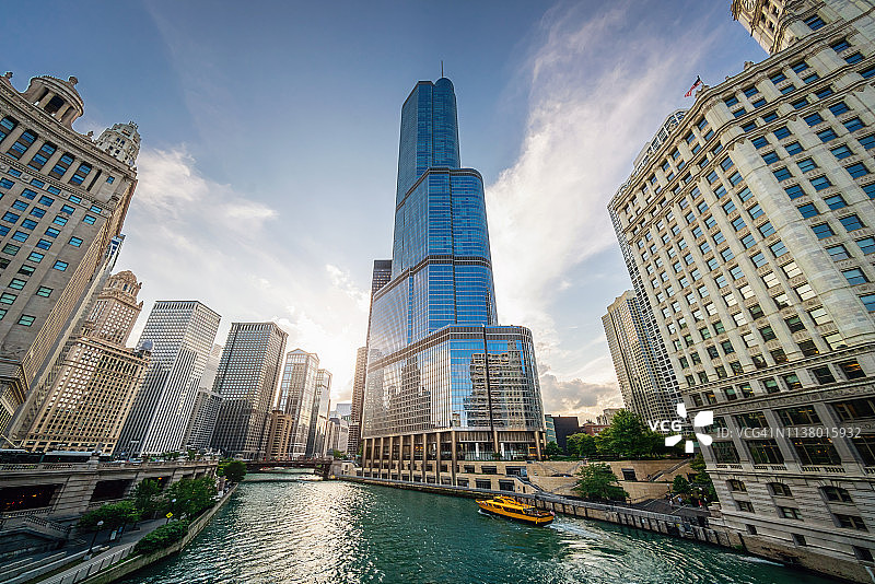 芝加哥河畔城市风光图片素材