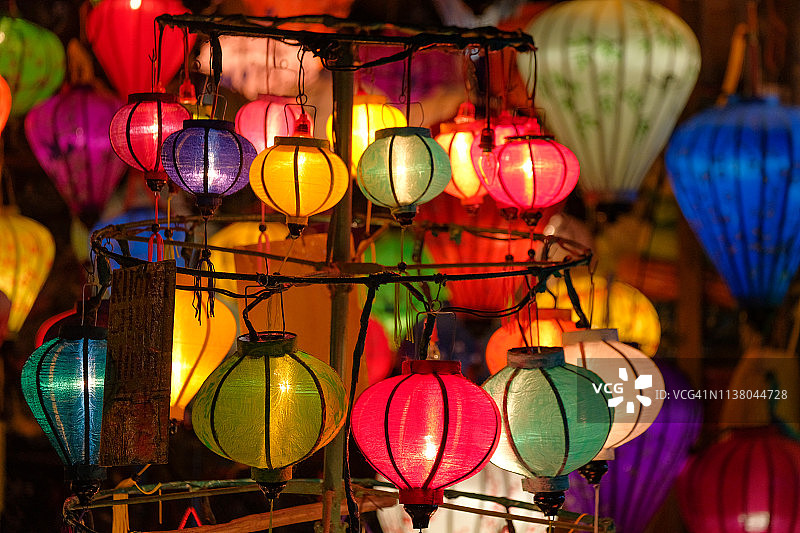 会安古镇的夜晚灯笼图片素材