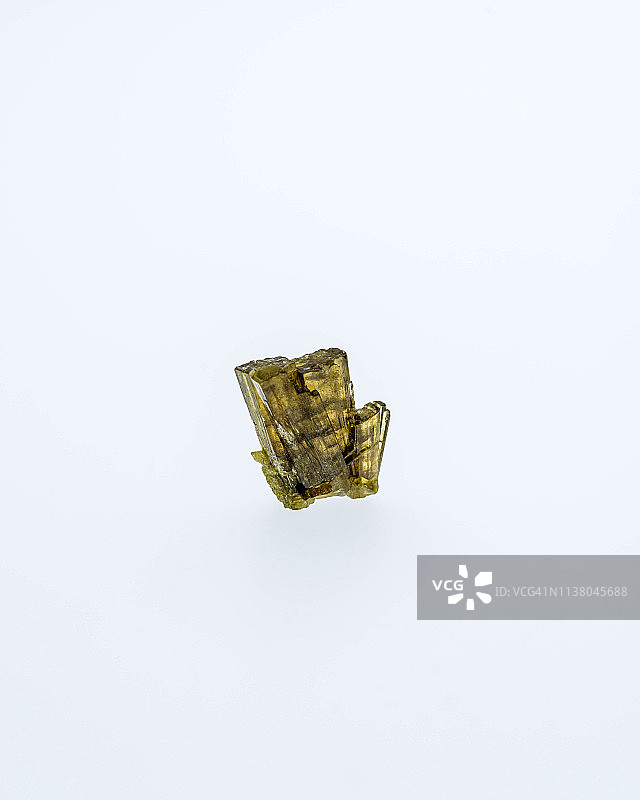 未经加工的黝帘石图片素材