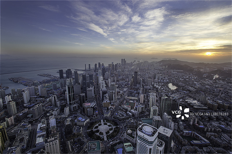 大连国际贸易日出图片素材