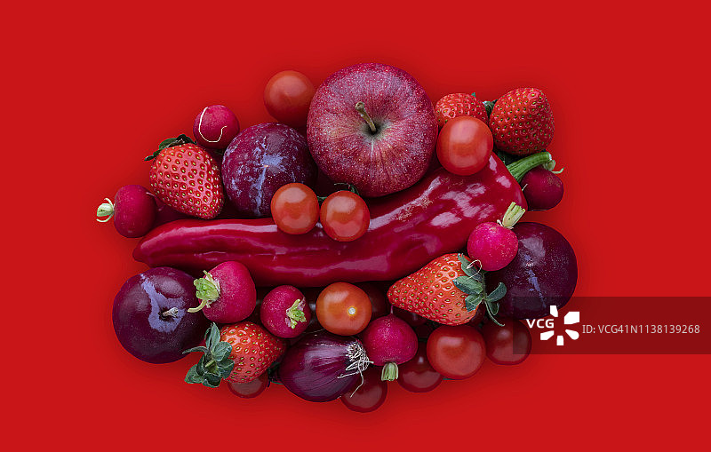 红色背景上的红色蔬菜图片素材