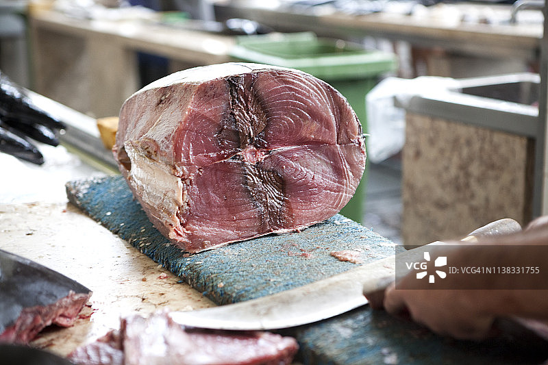 丰沙尔马德拉鱼市的金枪鱼图片素材