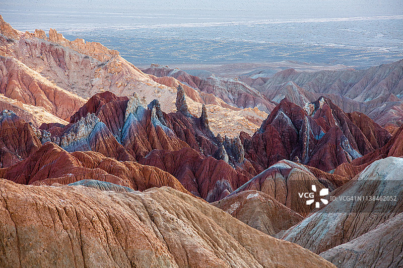 伊朗卢特沙漠彩色山脉图片素材