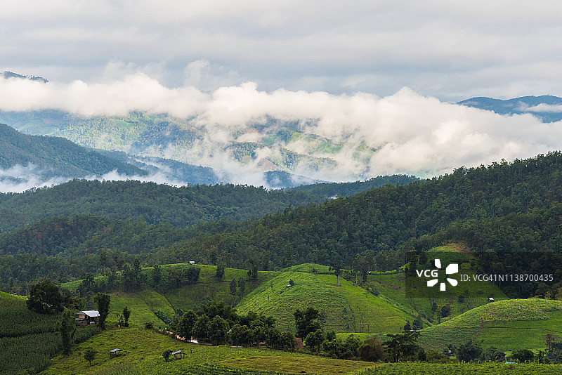 清迈府湄占县的云雾山谷图片素材