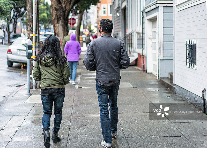 雨中漫步旧金山图片素材