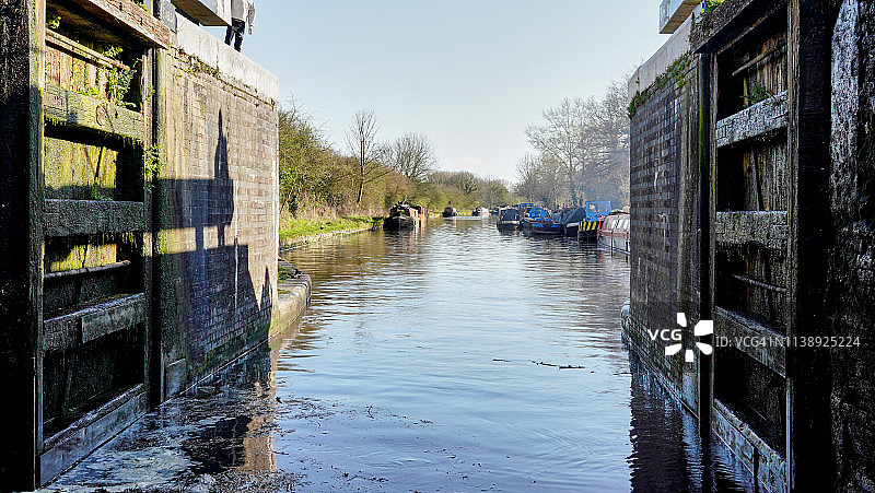 丹汉姆深水船闸开启图片素材