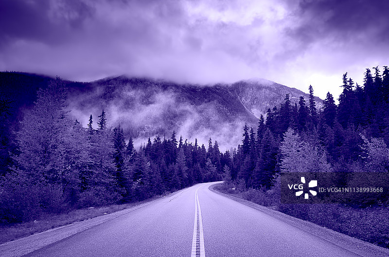 加拿大公路空旷道路图片素材