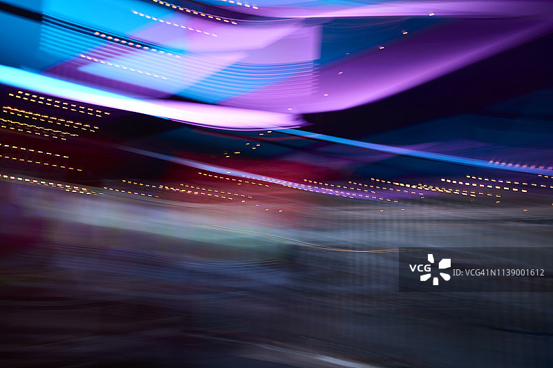 彩色光线运动长曝光图片素材