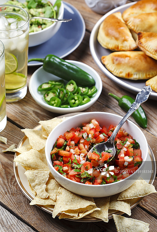 玉米饼番茄沙司图片素材