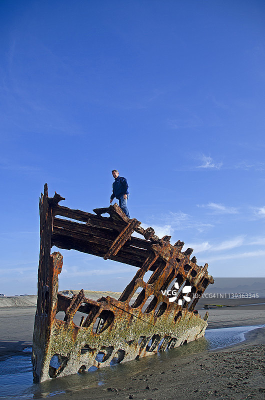 彼得·艾尔达勒号沉船图片素材