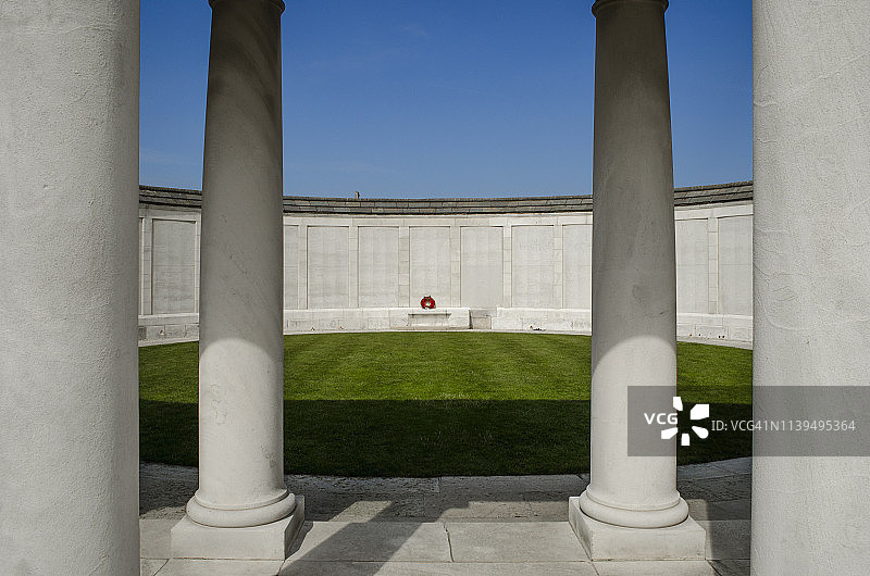 比利时伊珀尔突出部蒂恩科特一战公墓纪念圆形大厅图片素材