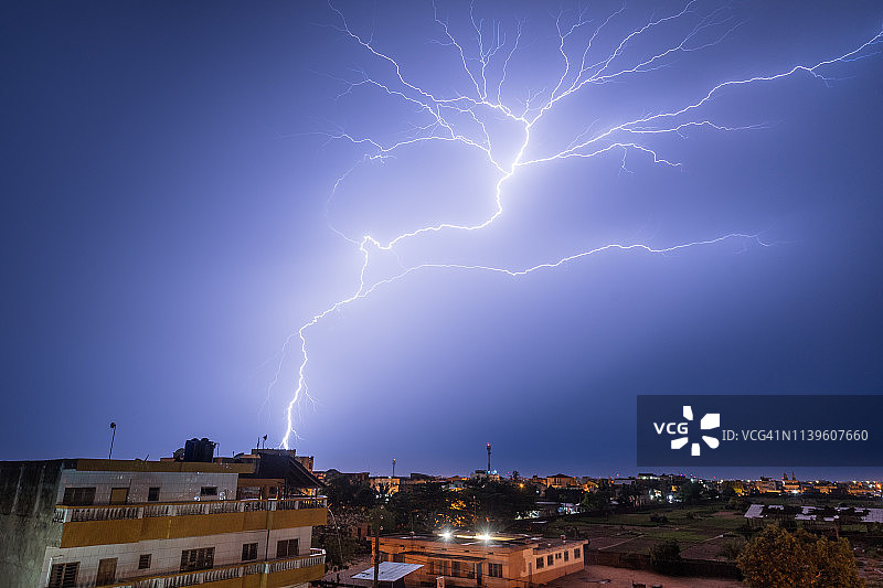 非洲城市风暴图片素材