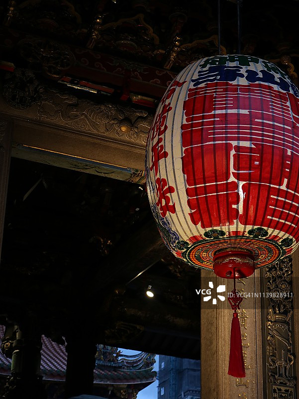 龙山寺中国灯笼特写图片素材