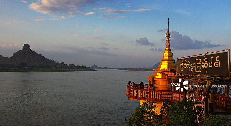 勃固省帕安瑞英绵佛塔日落景色图片素材