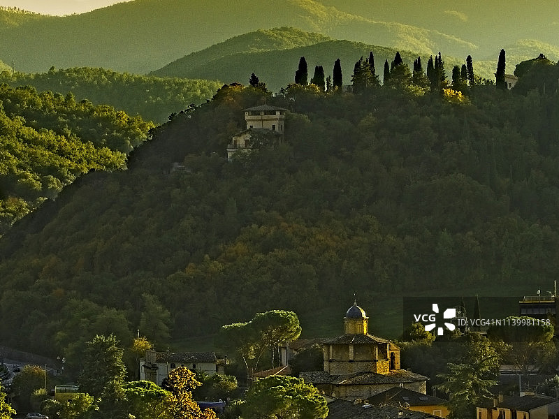 意大利翁布里亚连绵山丘风光图片素材