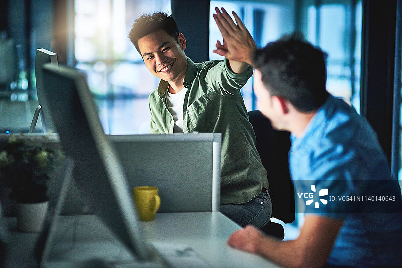 按时完成任务图片素材